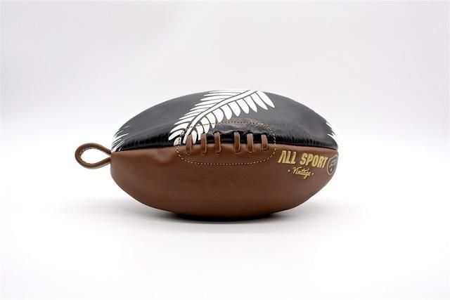 Trousse de Toilette Ballon de Rugby ALL BLACKS