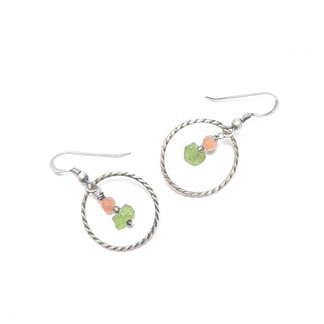 Boucles d'Oreilles Ethniques Pierre de Soleil et Péridot Argent