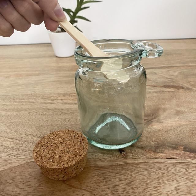 Pot à condiments en verre avec sa