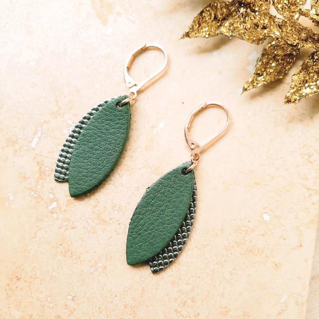 Boucle d'oreille MINI PETALE Vert de gris