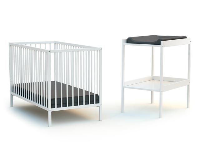 Chambre bébé lit et table à langer en bois