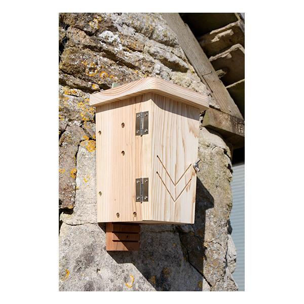 Habitat en bois pour chauve-souris