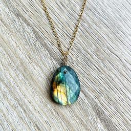 Collier Alma Labradorite grise plaqué or