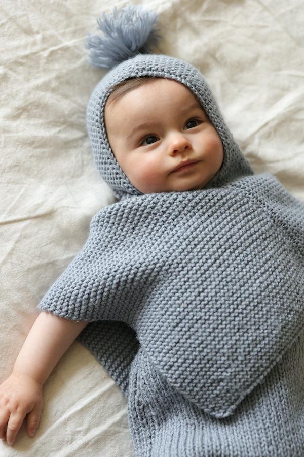 Le poncho framboise à tricoter soi-même en kit naissance/24 mois