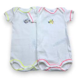 PETIT BATEAU, Lot de 2 bodies blancs à manches courtes, 3 mois