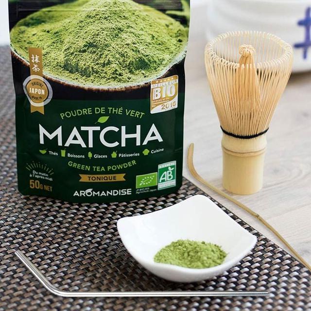 Thé Matcha + fouet + cuillère en bambou + 4 pailles inox